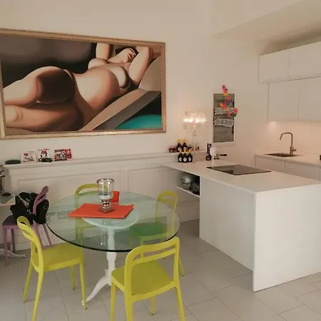 A 20 Mt Dal Mare Apartment