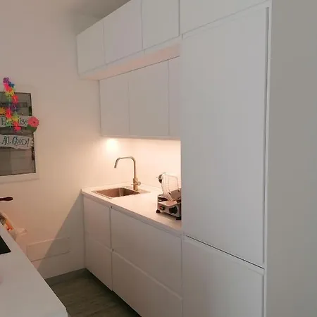 A 20 Mt Dal Mare Apartment *